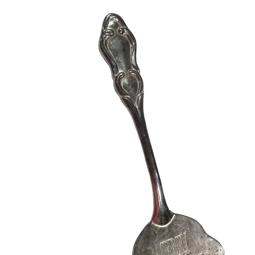 Vintage International Silver Co. Merry Christmas silver plated pie cake server